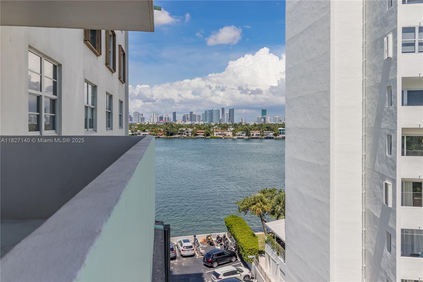 image Island Terrace Condo5