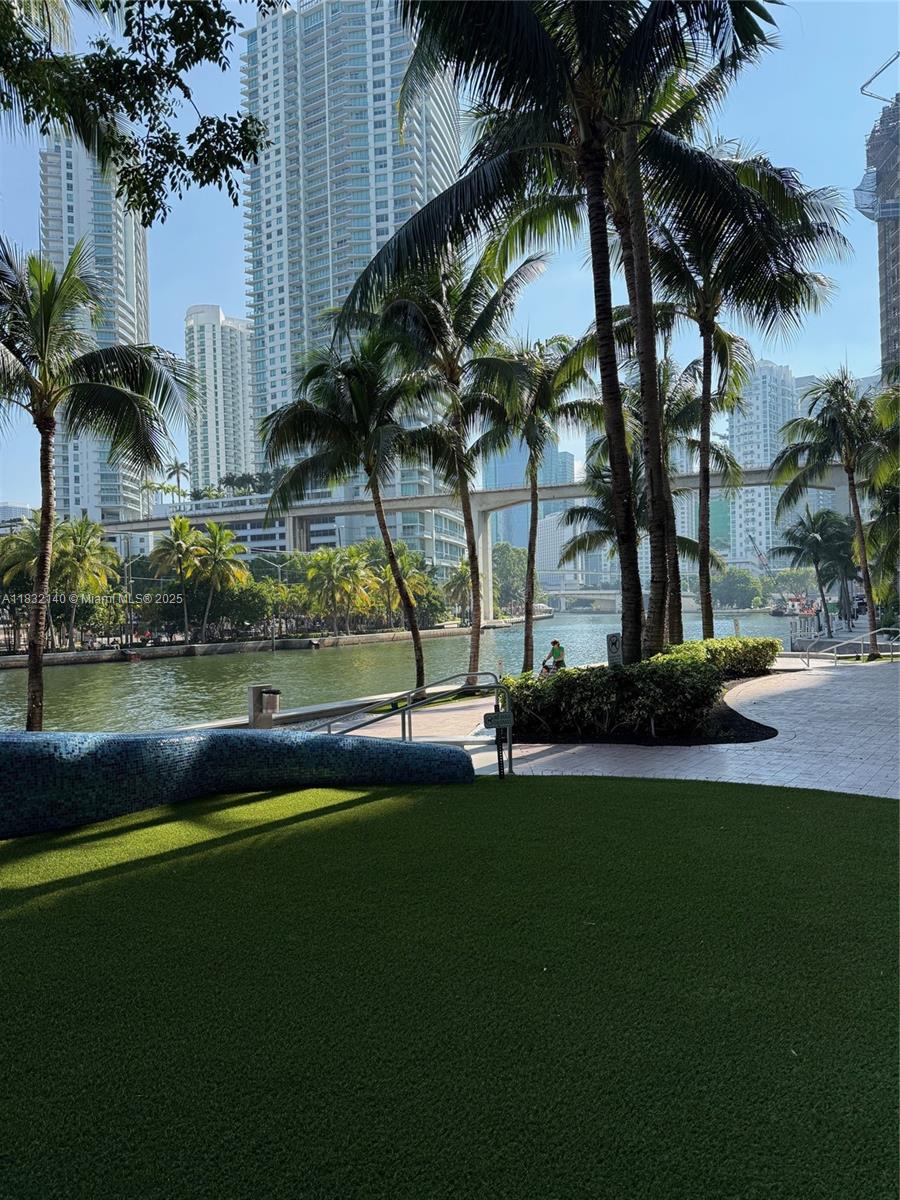 image Latitude18