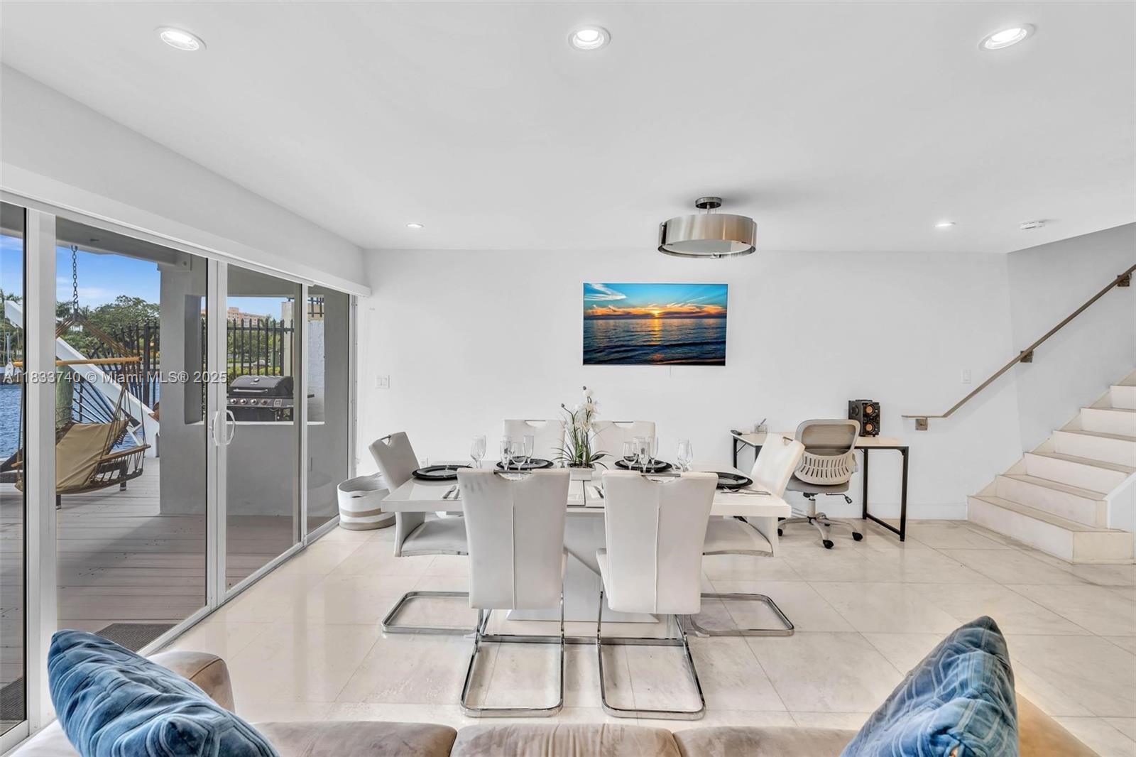 1044 NW N Riv Miami, FL 33136