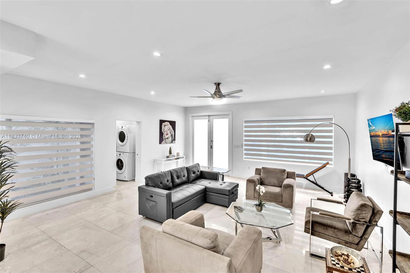 1044 NW N Riv Miami, FL 33136