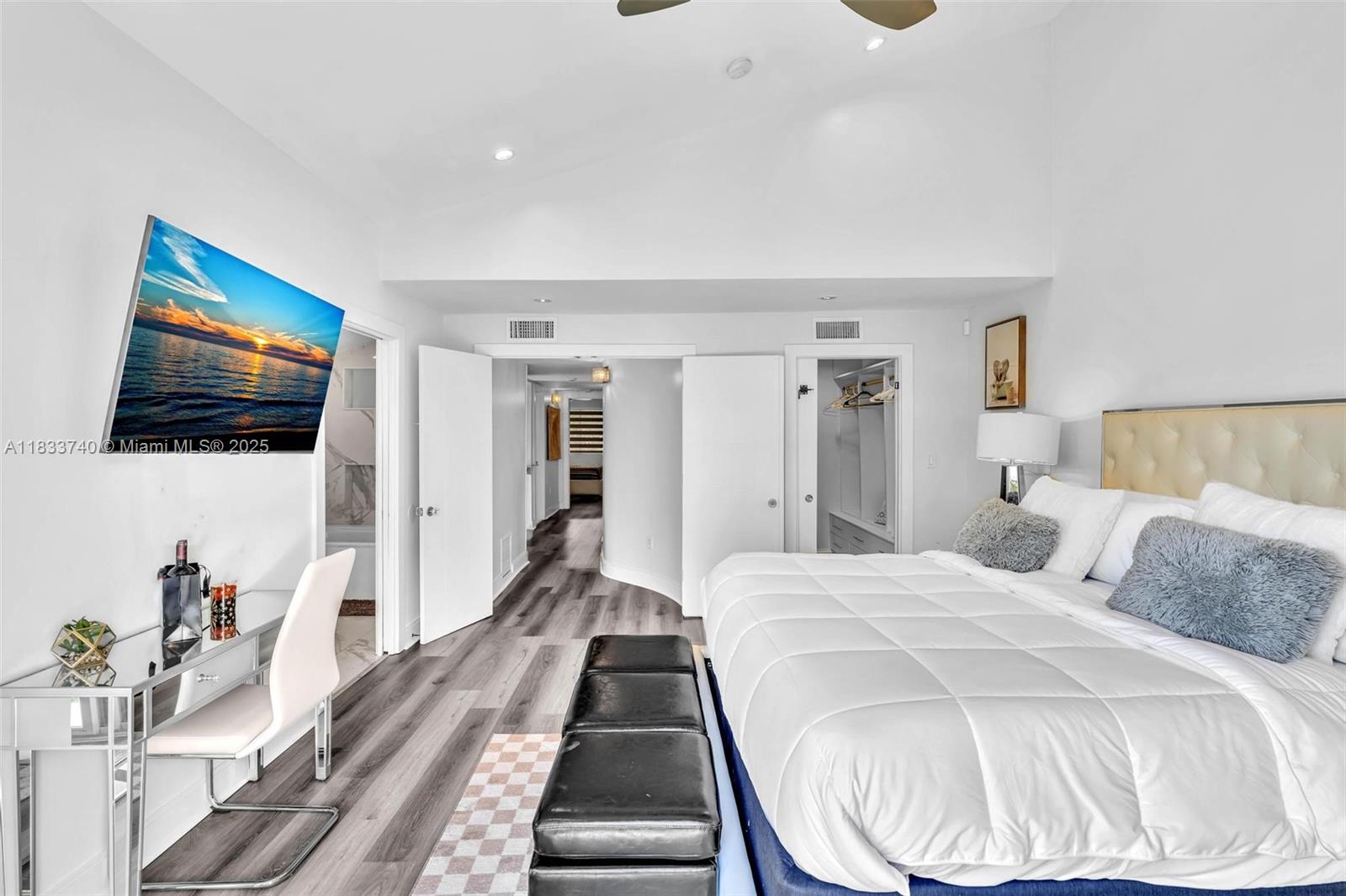 1044 NW N Riv Miami, FL 33136