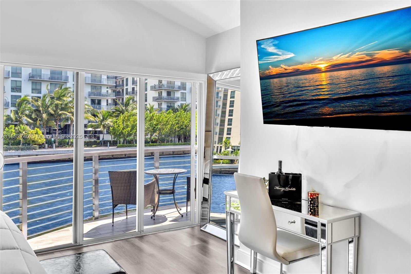 1044 NW N Riv Miami, FL 33136