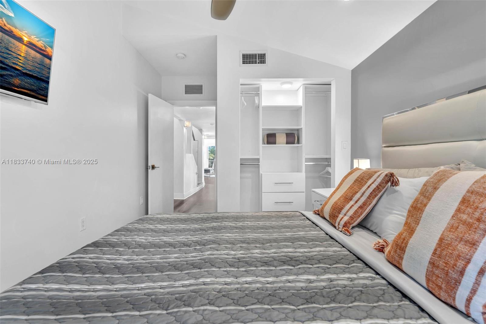 1044 NW N Riv Miami, FL 33136