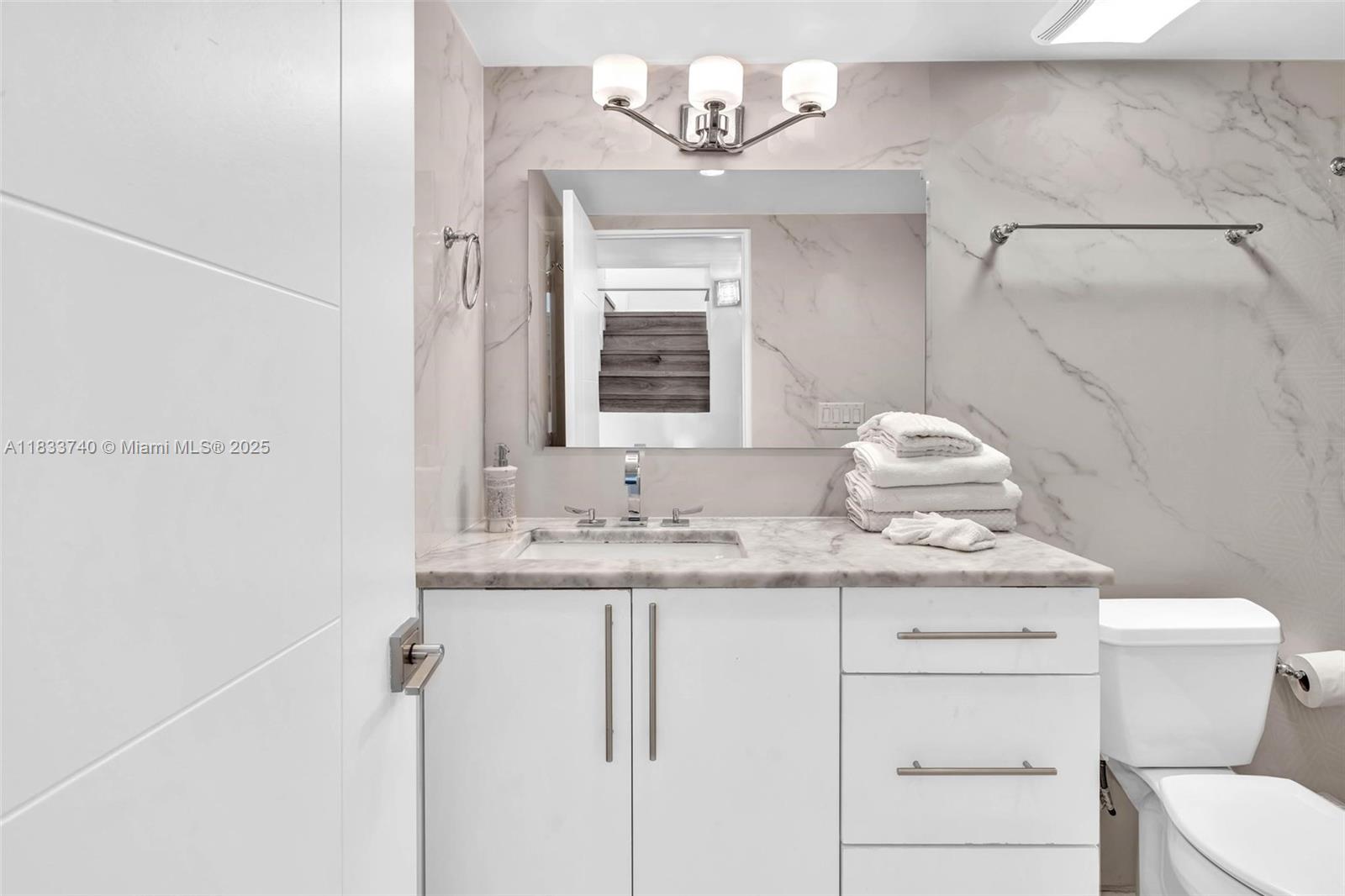 1044 NW N Riv Miami, FL 33136