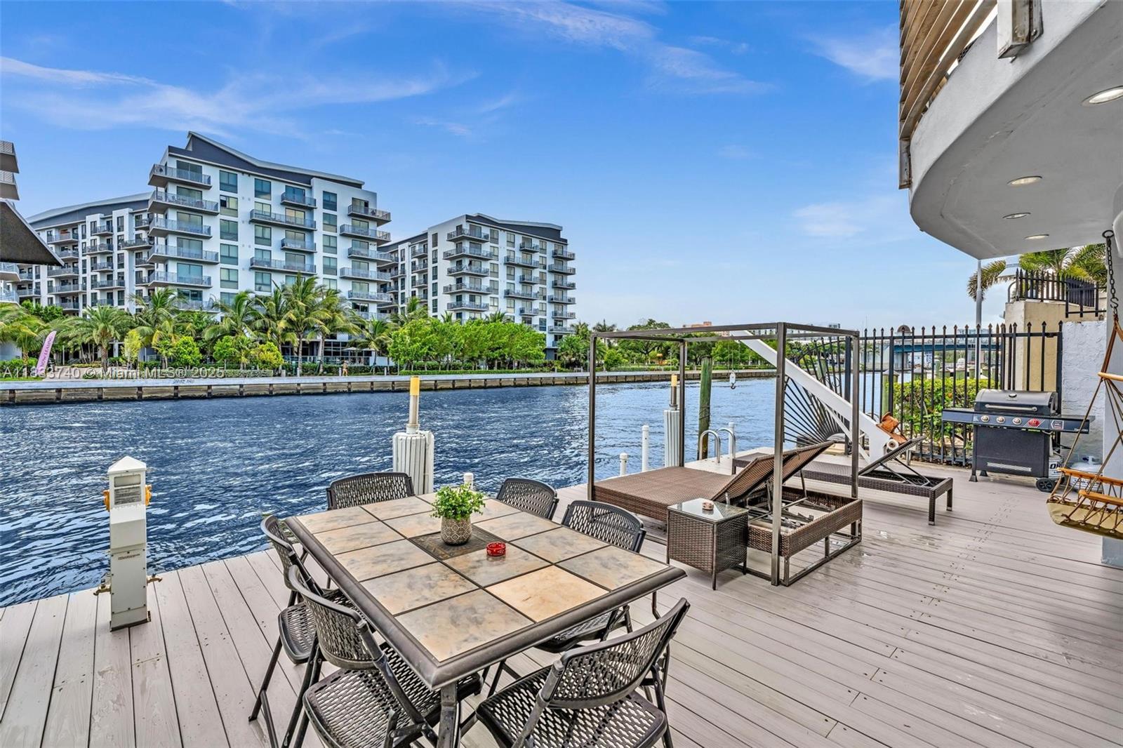 1044 NW N Riv Miami, FL 33136