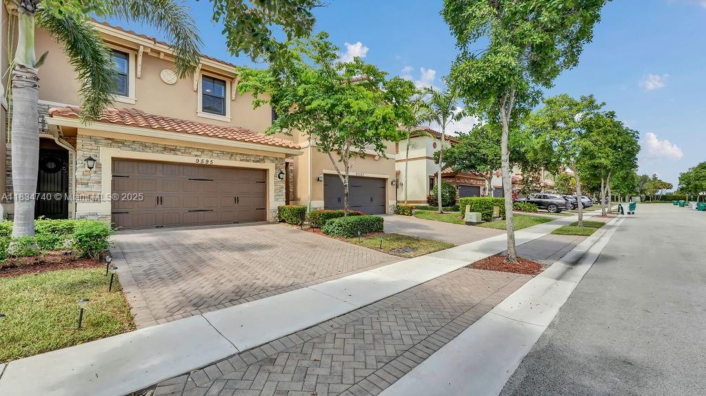 9595 N Town Parc Cir N