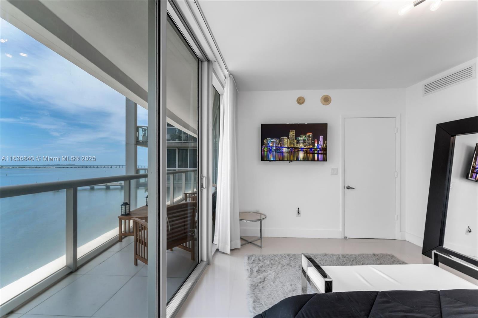 image Icon Brickell No Two11