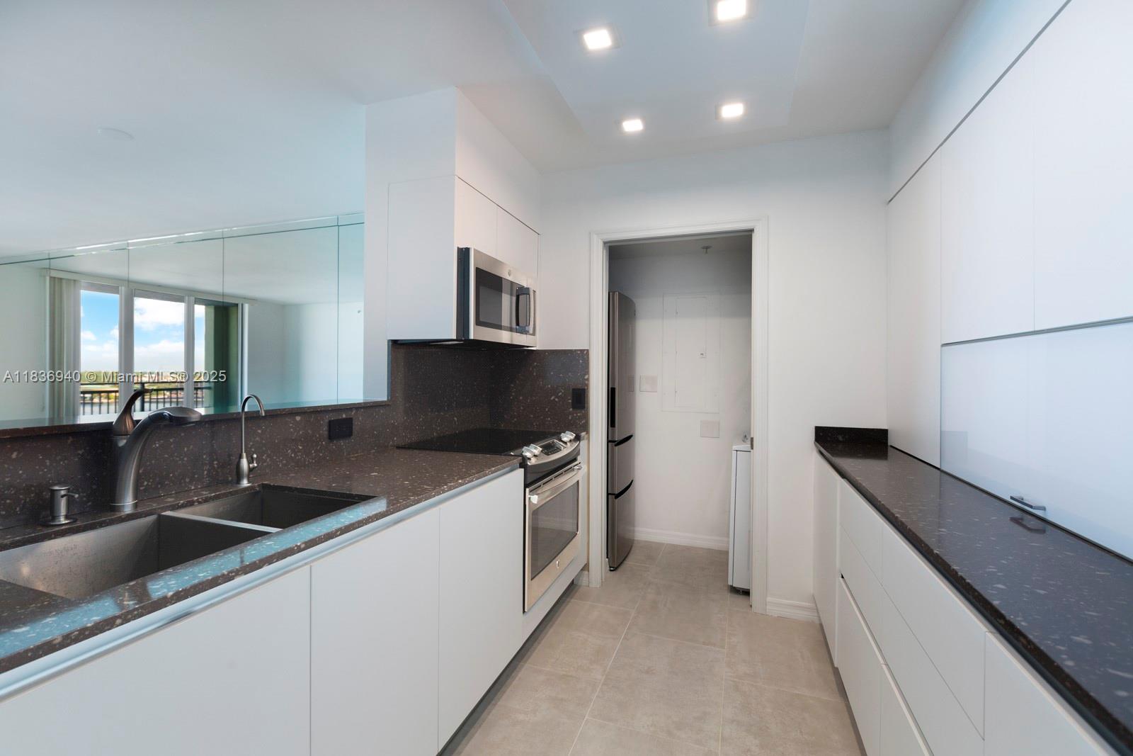 image Yacht Club At Portofino8