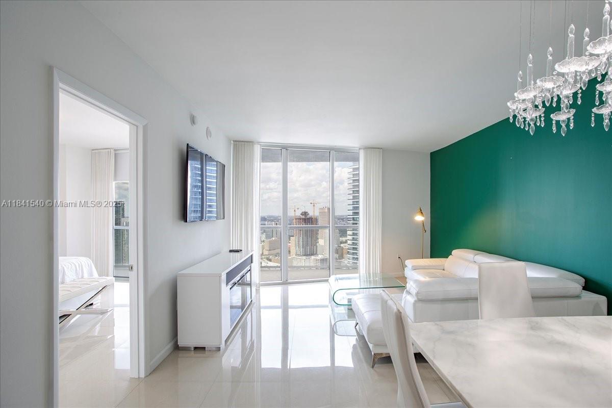 465 Brickell Ave #4306