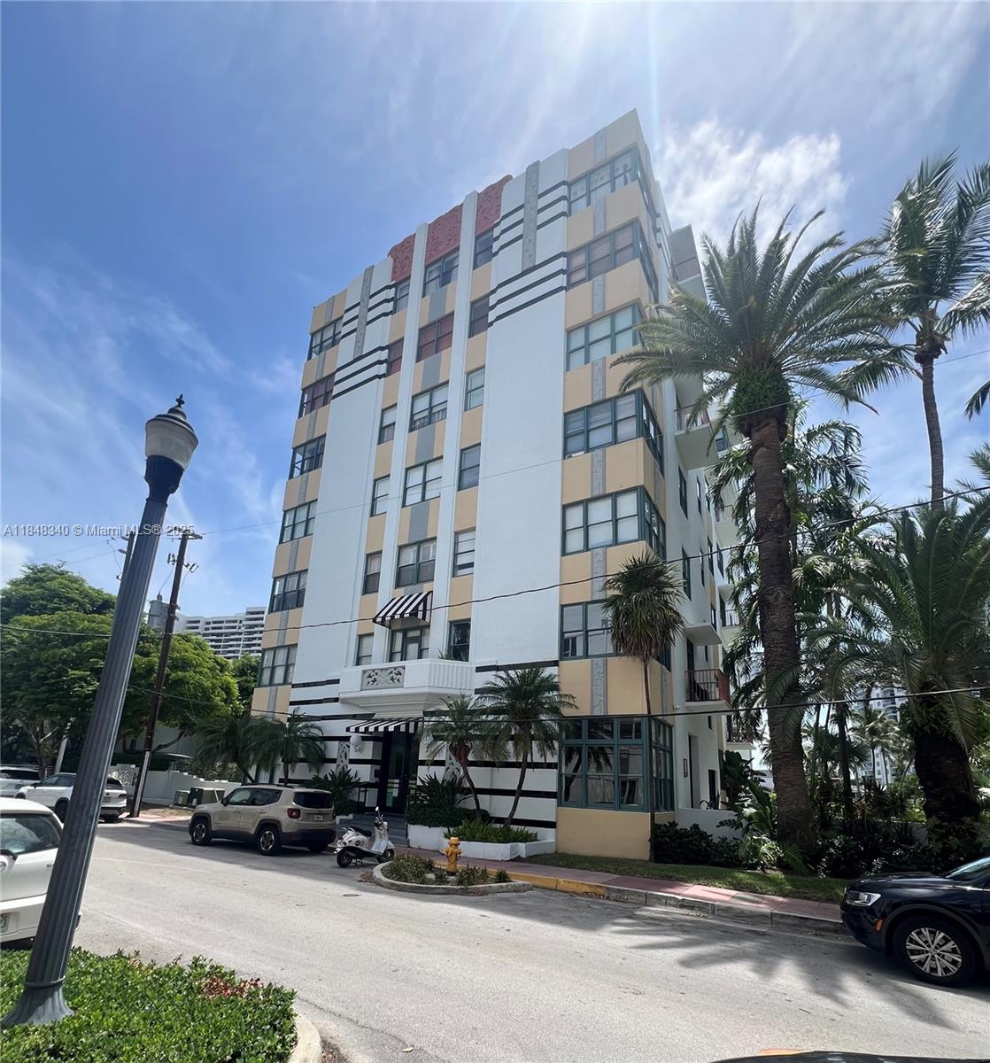 2421 Lake Pancoast Dr #4D