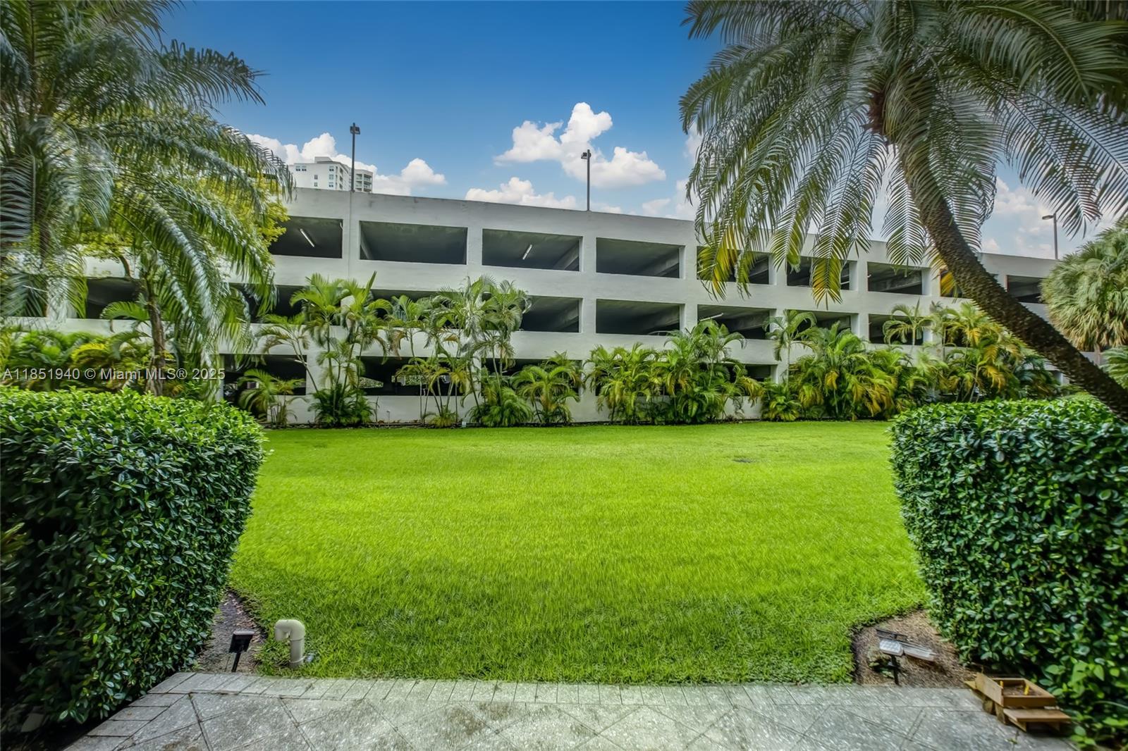 3300 NE 191st St #114 Aventura, FL 33180