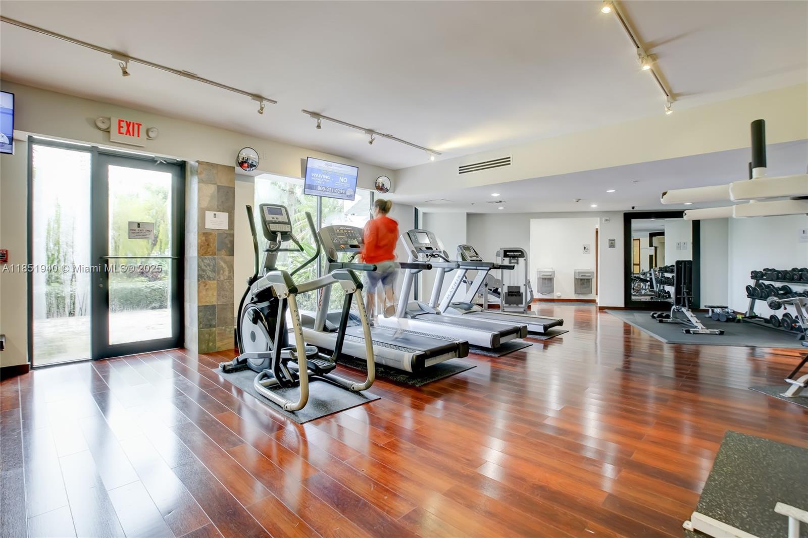 3300 NE 191st St #114 Aventura, FL 33180