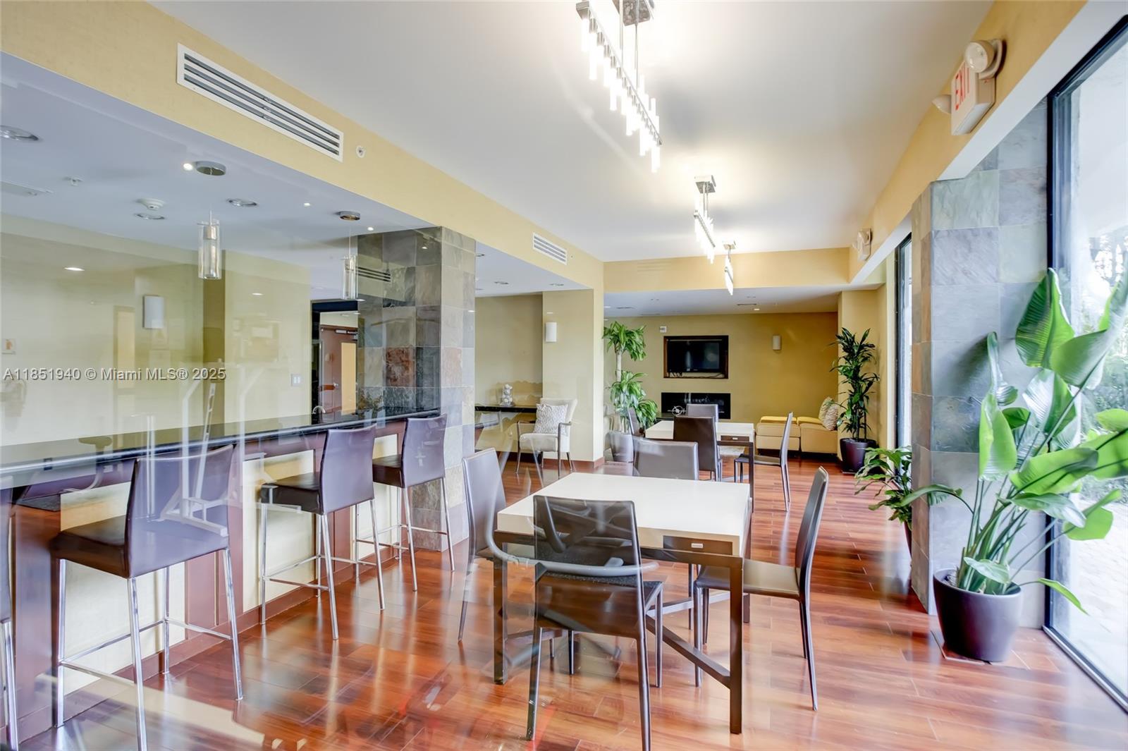 3300 NE 191st St #114 Aventura, FL 33180