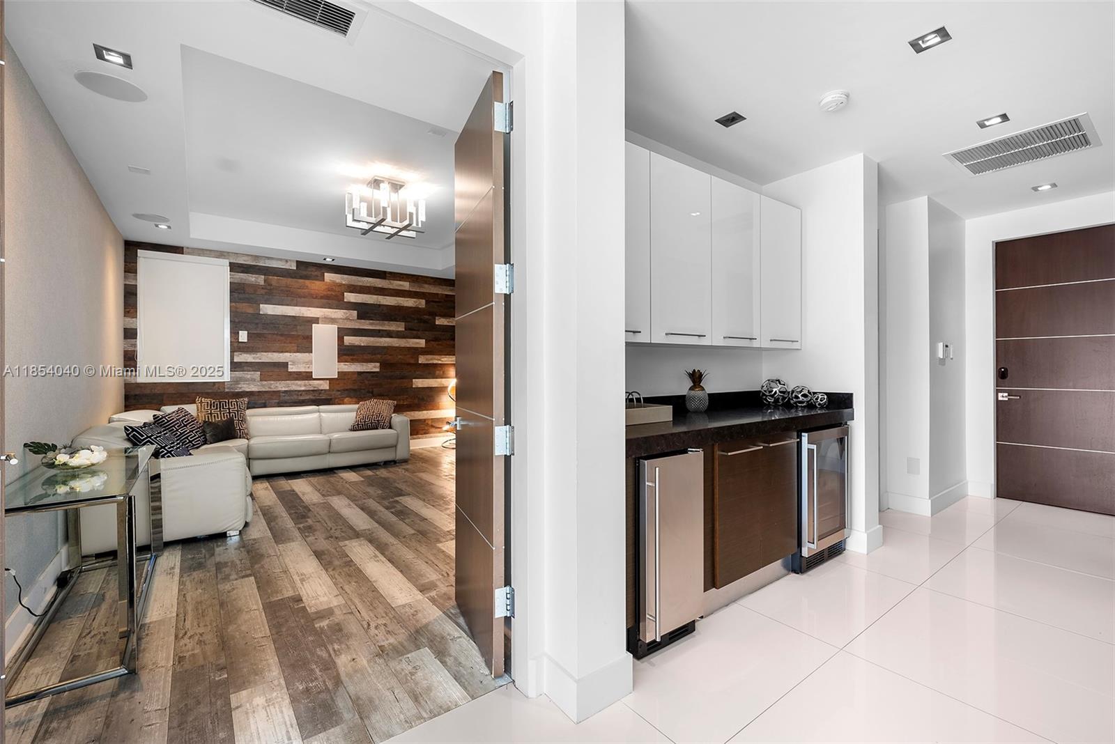 300 Royal Plz Dr Fort Lauderdale, FL 33301