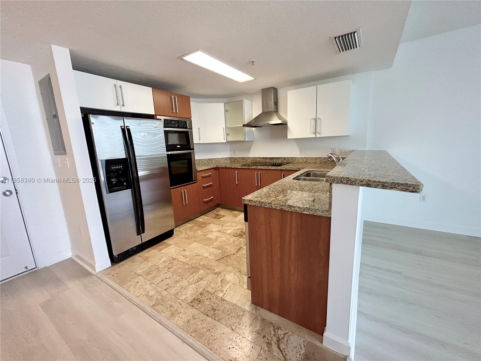 170 SE 14th St #3006
