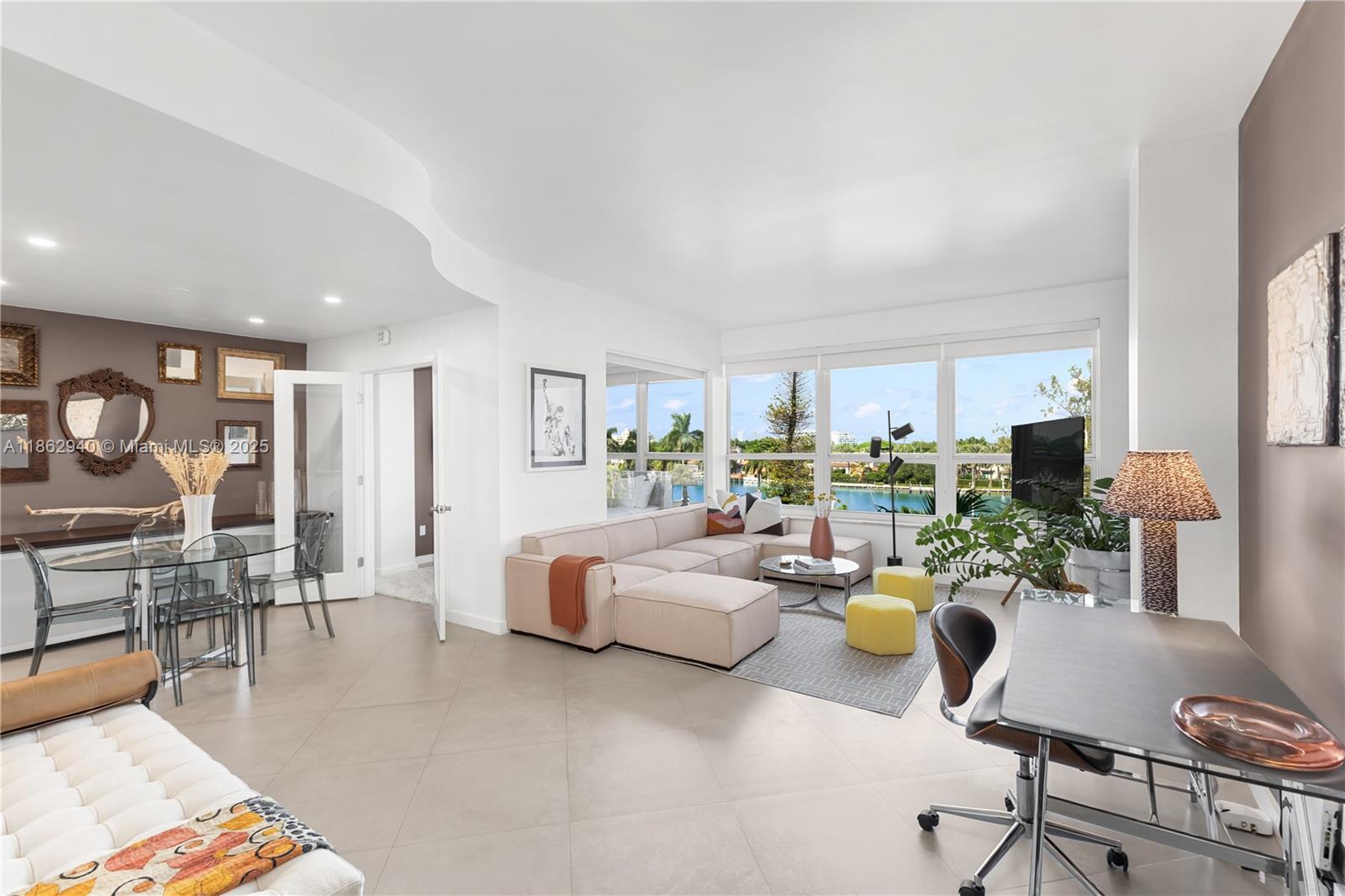 4925 Collins Ave #4H