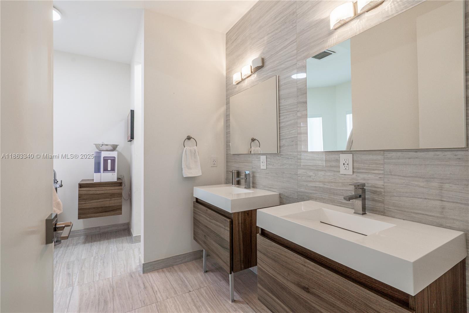 5978 Alton Rd Miami Beach, FL 33140