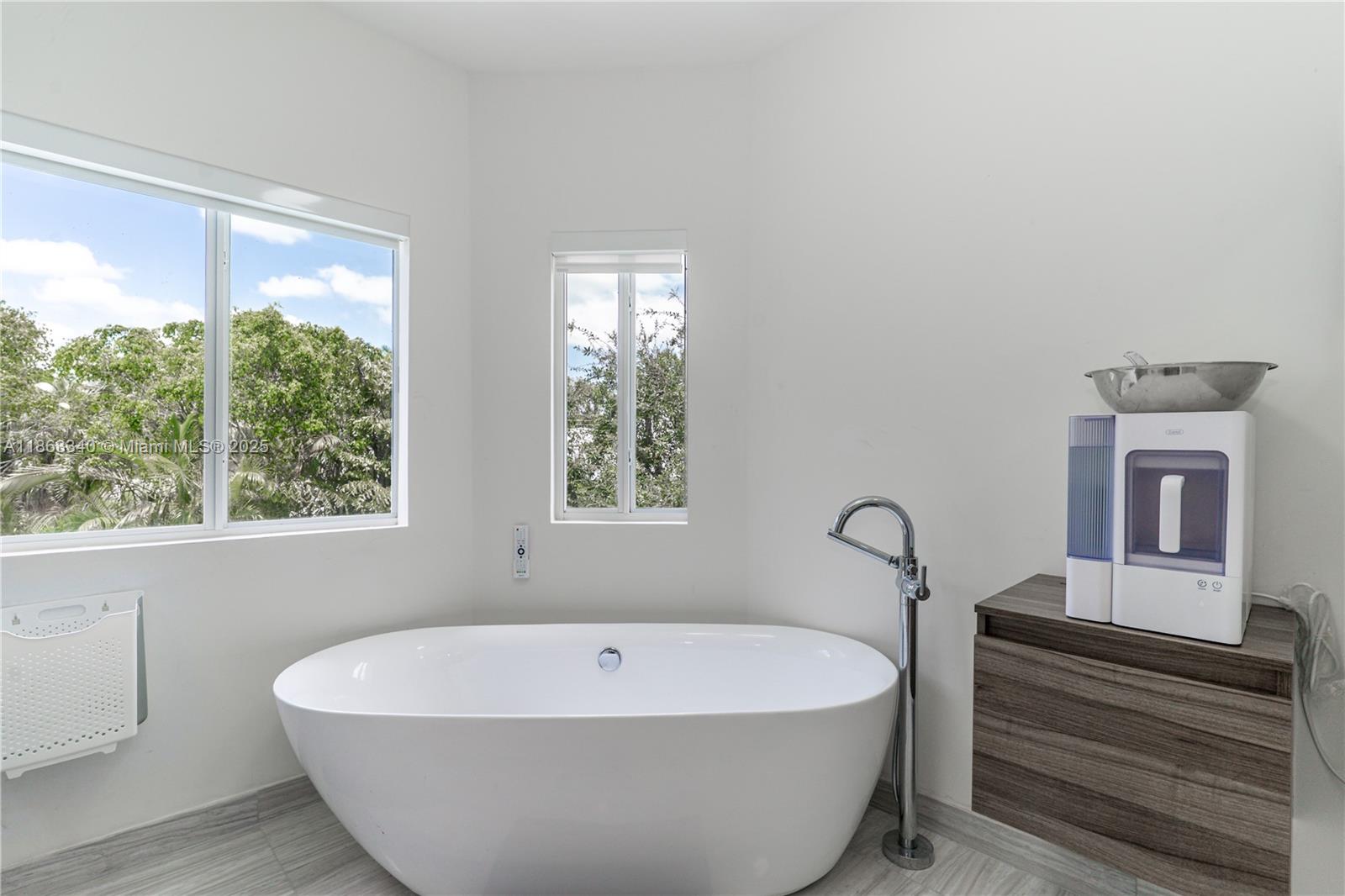 5978 Alton Rd Miami Beach, FL 33140