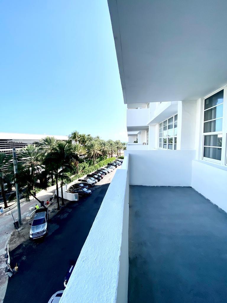 image The Decoplage Condo11