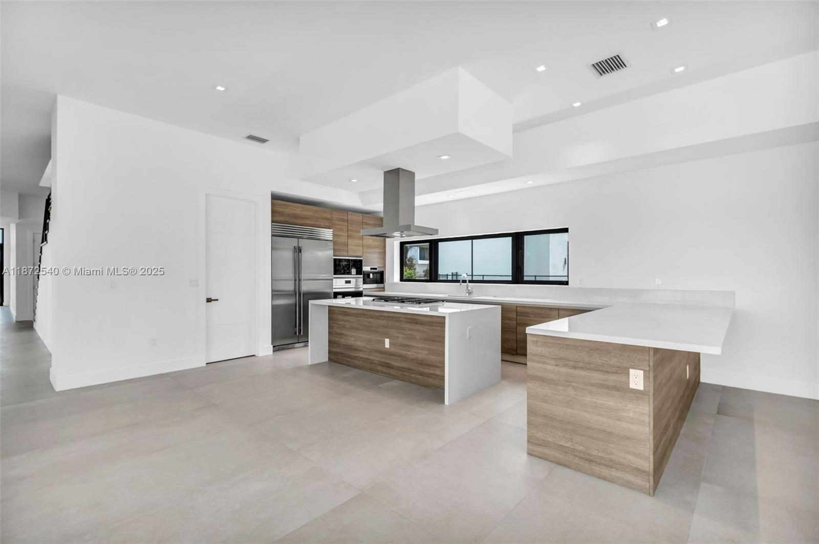 16740 N Botaniko Dr N Weston, FL 33326