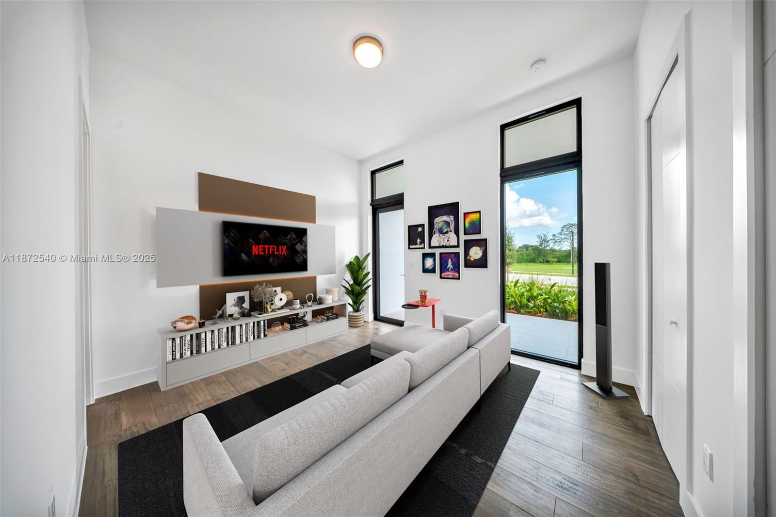 16740 N Botaniko Dr N Weston, FL 33326