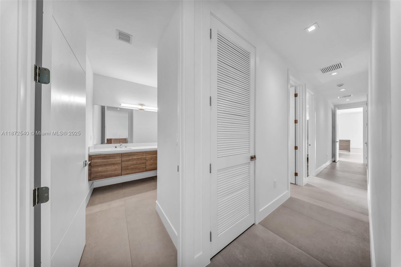 16740 N Botaniko Dr N Weston, FL 33326