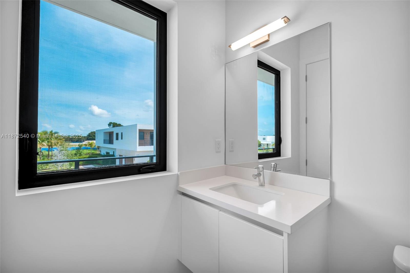 16740 N Botaniko Dr N Weston, FL 33326