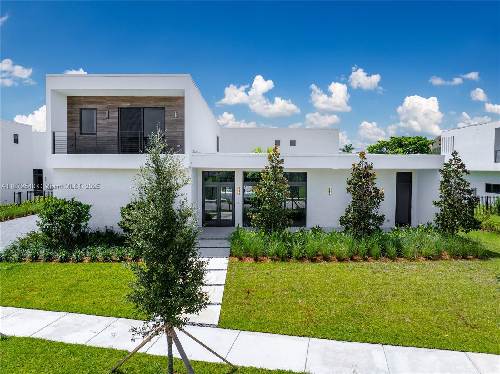 16740 N Botaniko Dr N Weston, FL 33326