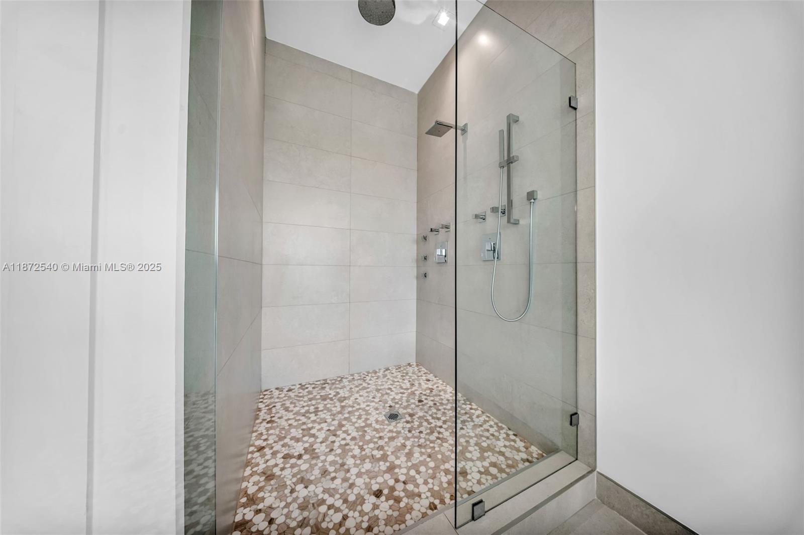 16740 N Botaniko Dr N Weston, FL 33326