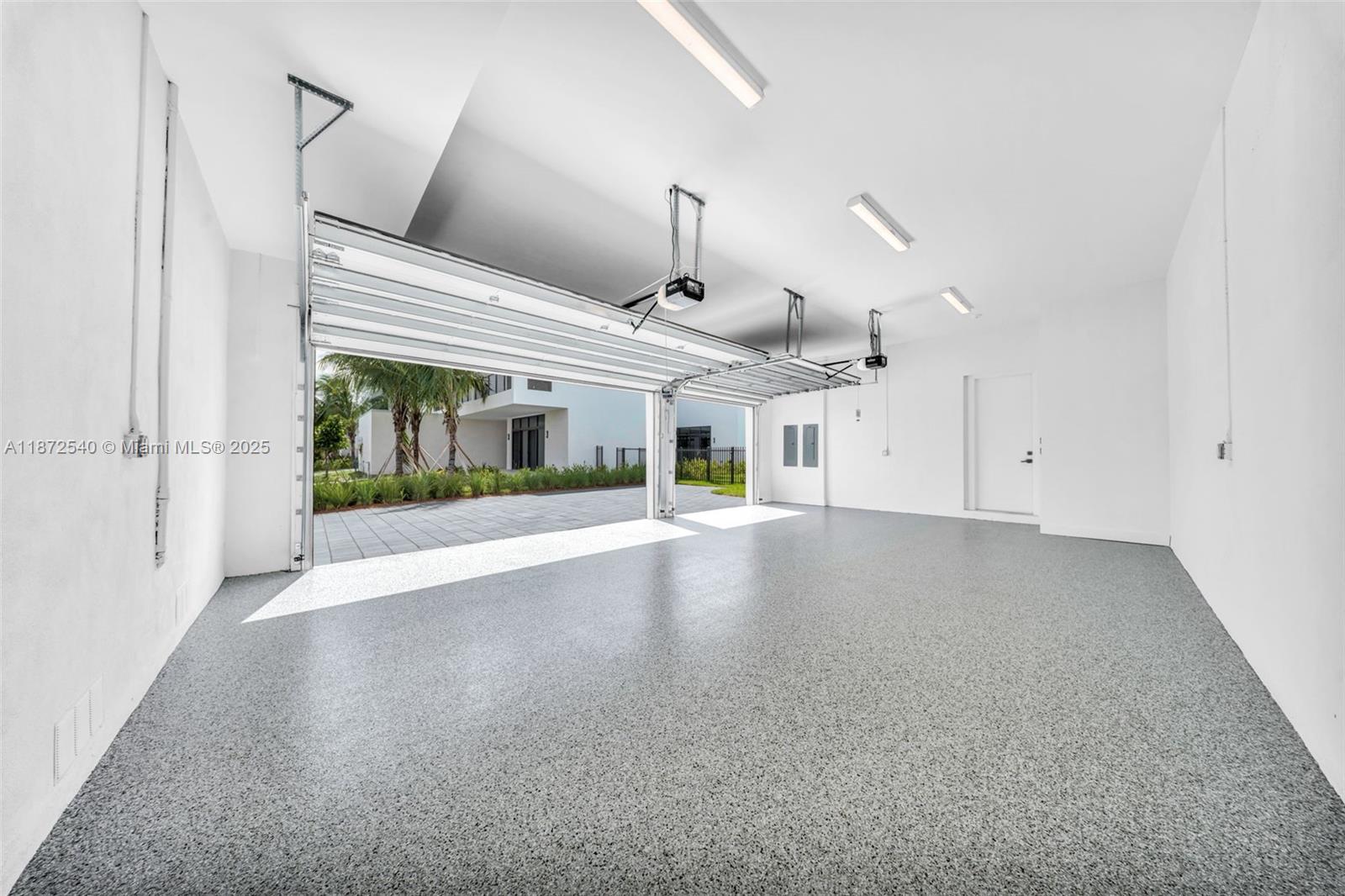 16740 N Botaniko Dr N Weston, FL 33326