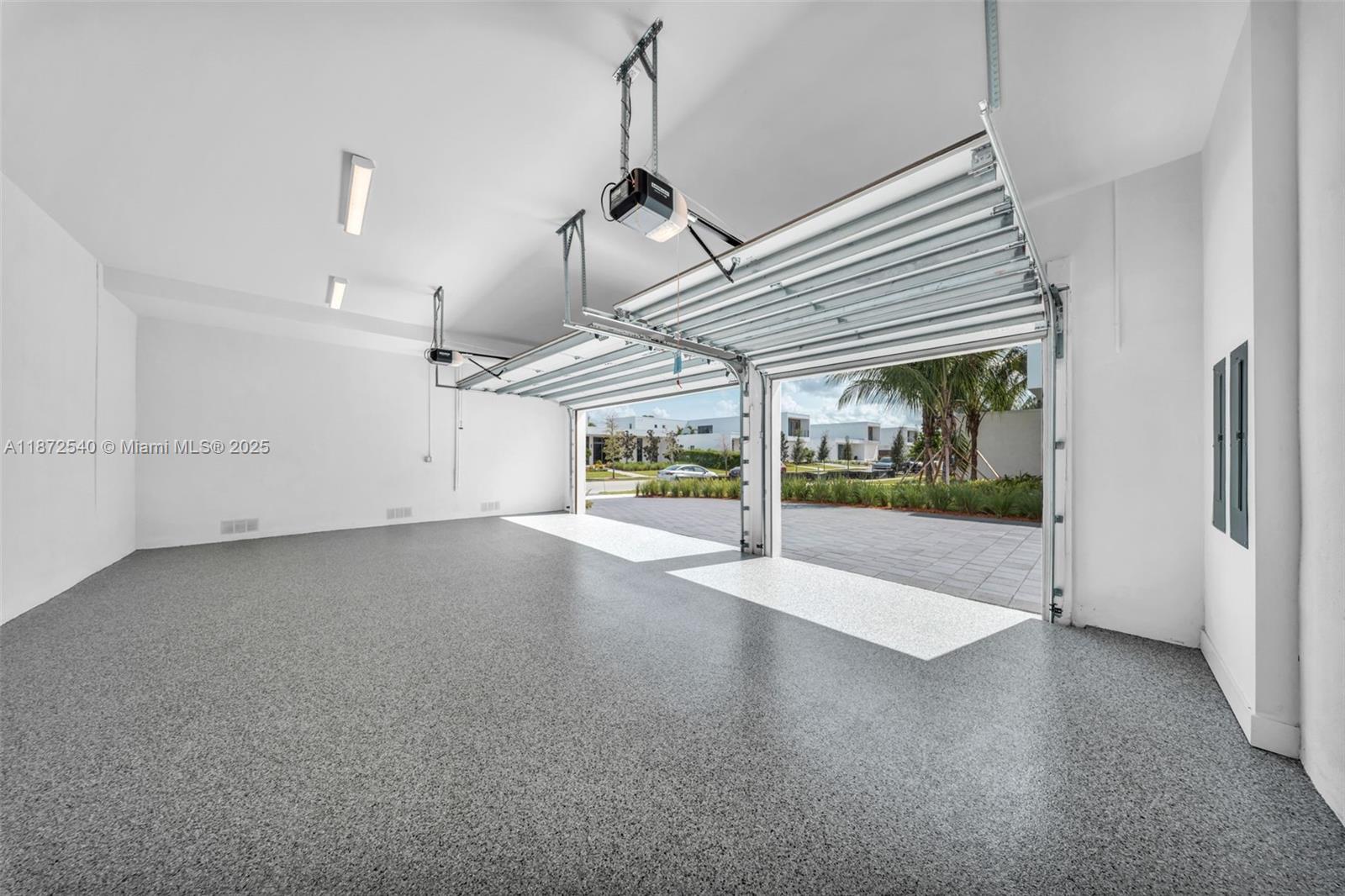 16740 N Botaniko Dr N Weston, FL 33326