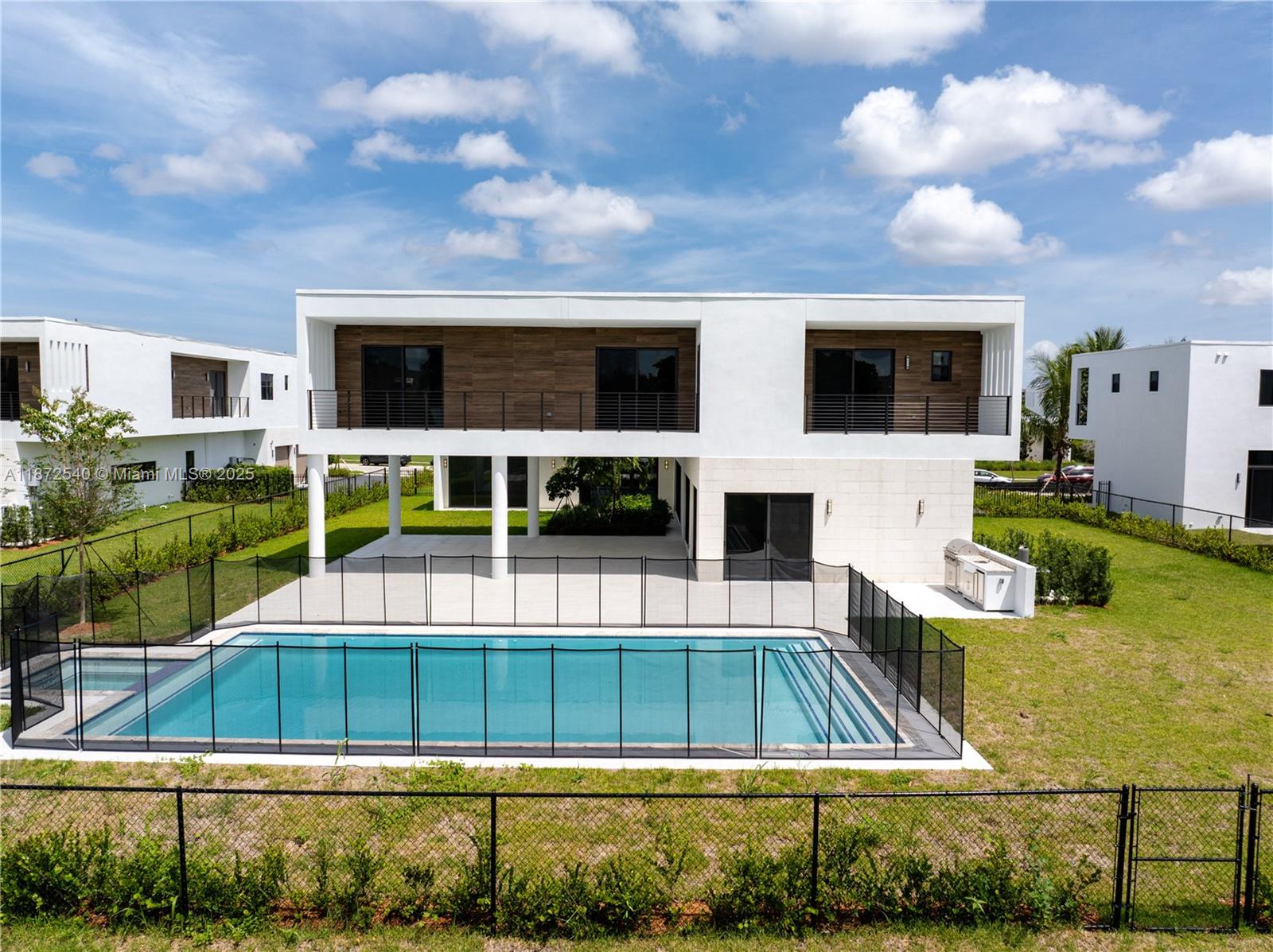 16740 N Botaniko Dr N Weston, FL 33326