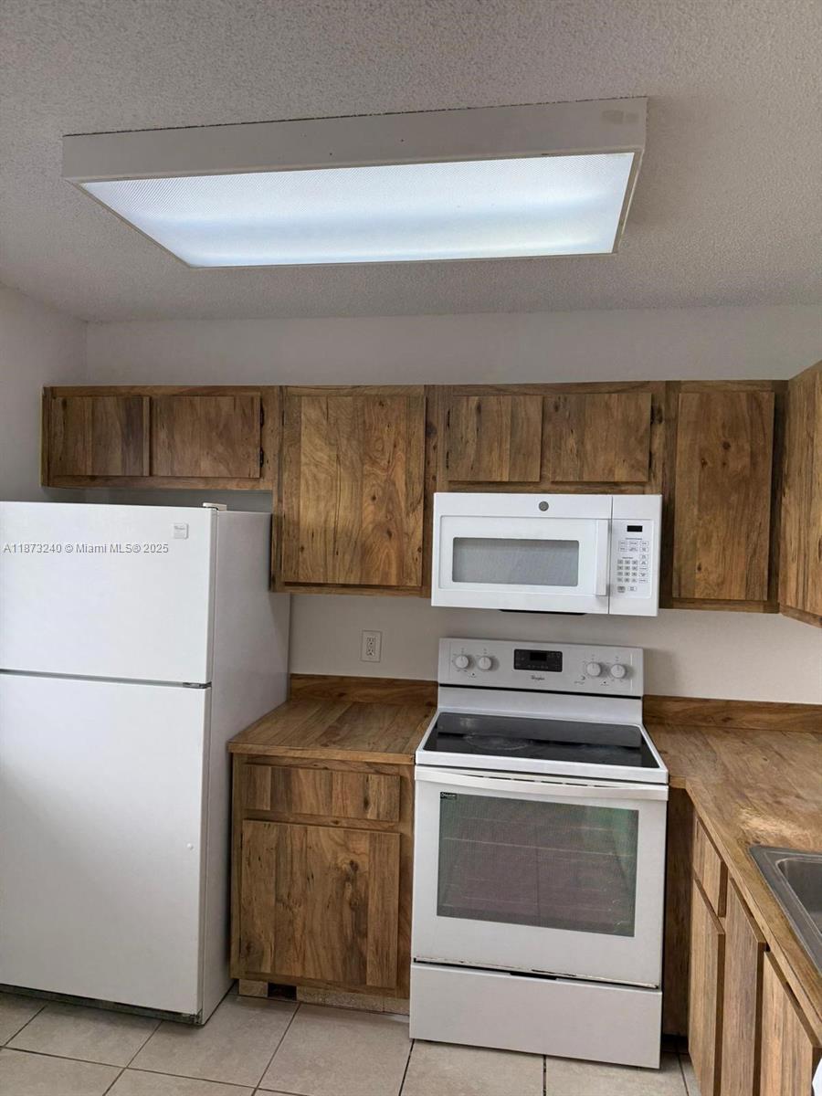 8600 N Sherman Cir #402