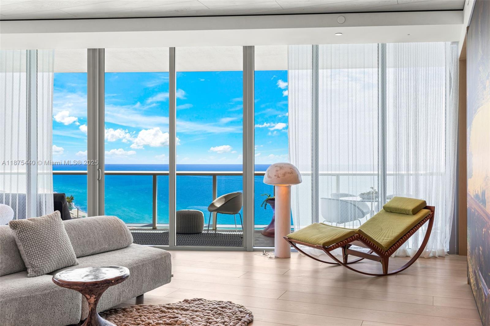 image Continuum On South Beach2