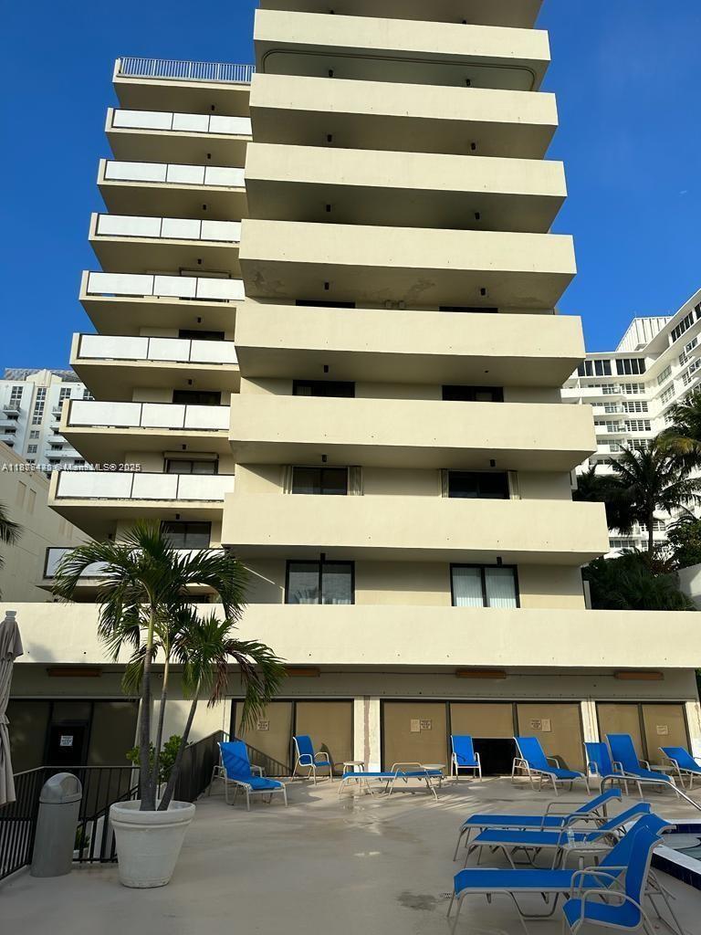 1621 Collins Ave #705