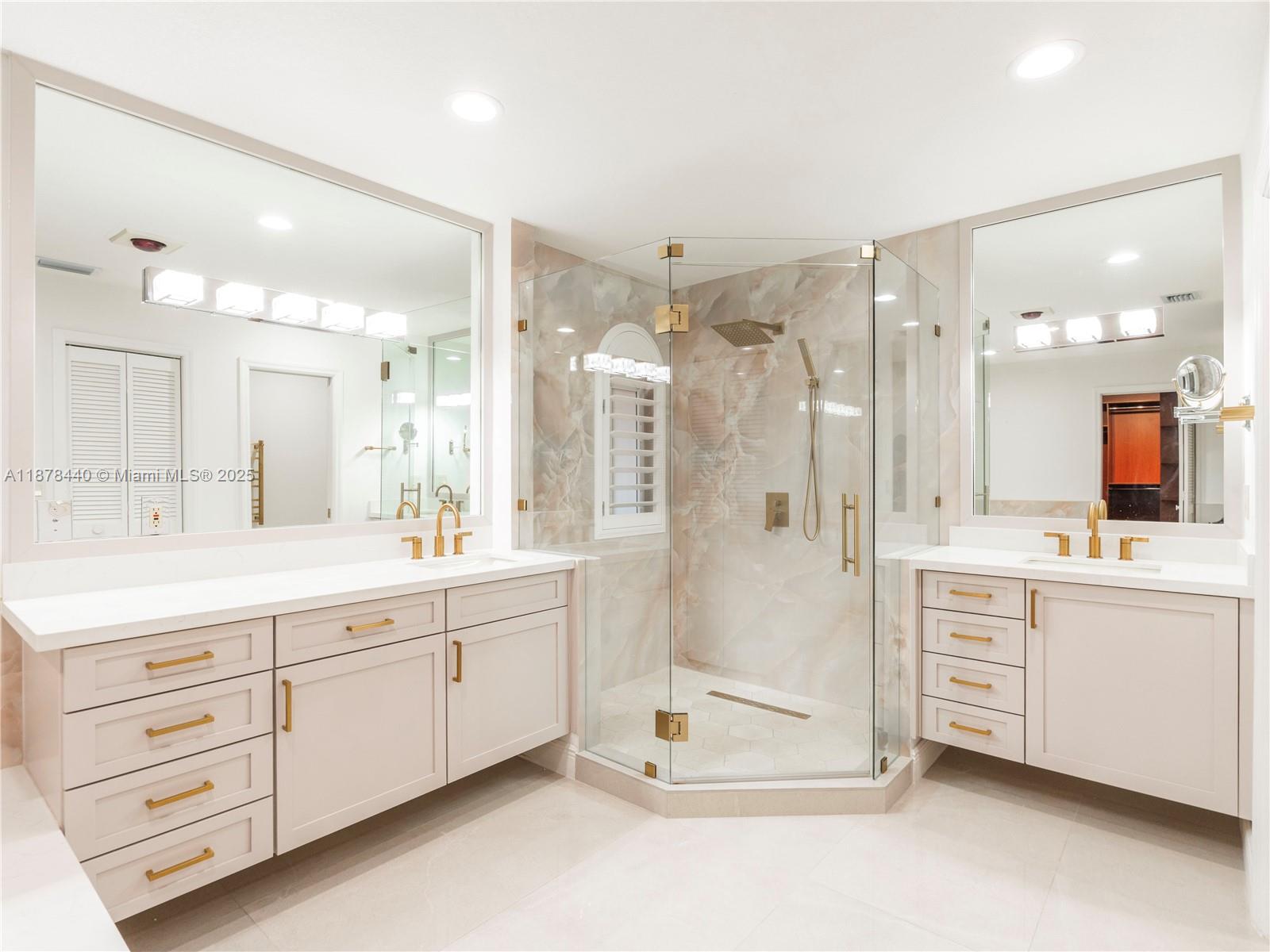 8311 NW 166th Ter Miami Lakes, FL 33016