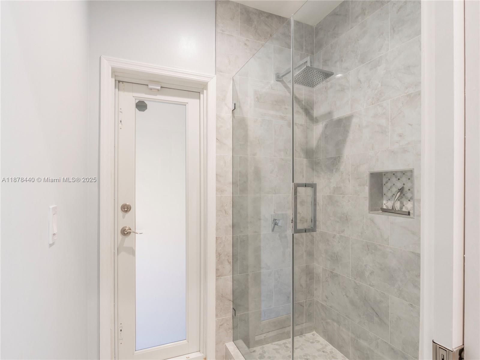 8311 NW 166th Ter Miami Lakes, FL 33016