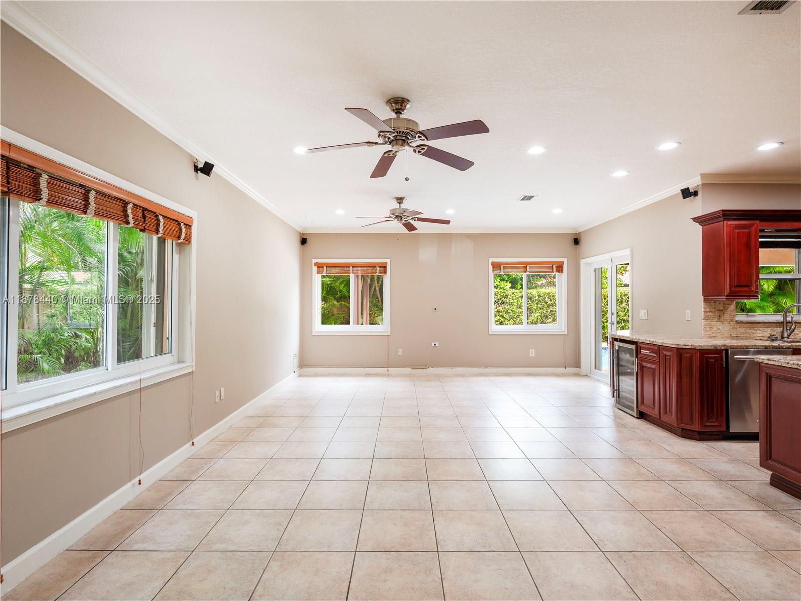 8311 NW 166th Ter Miami Lakes, FL 33016