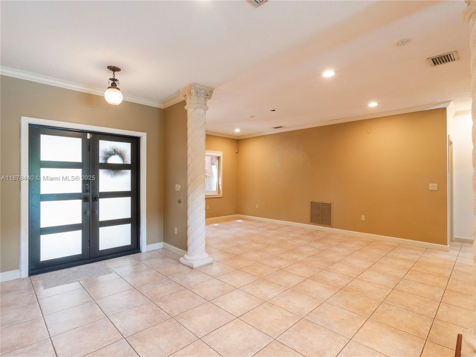 8311 NW 166th Ter Miami Lakes, FL 33016