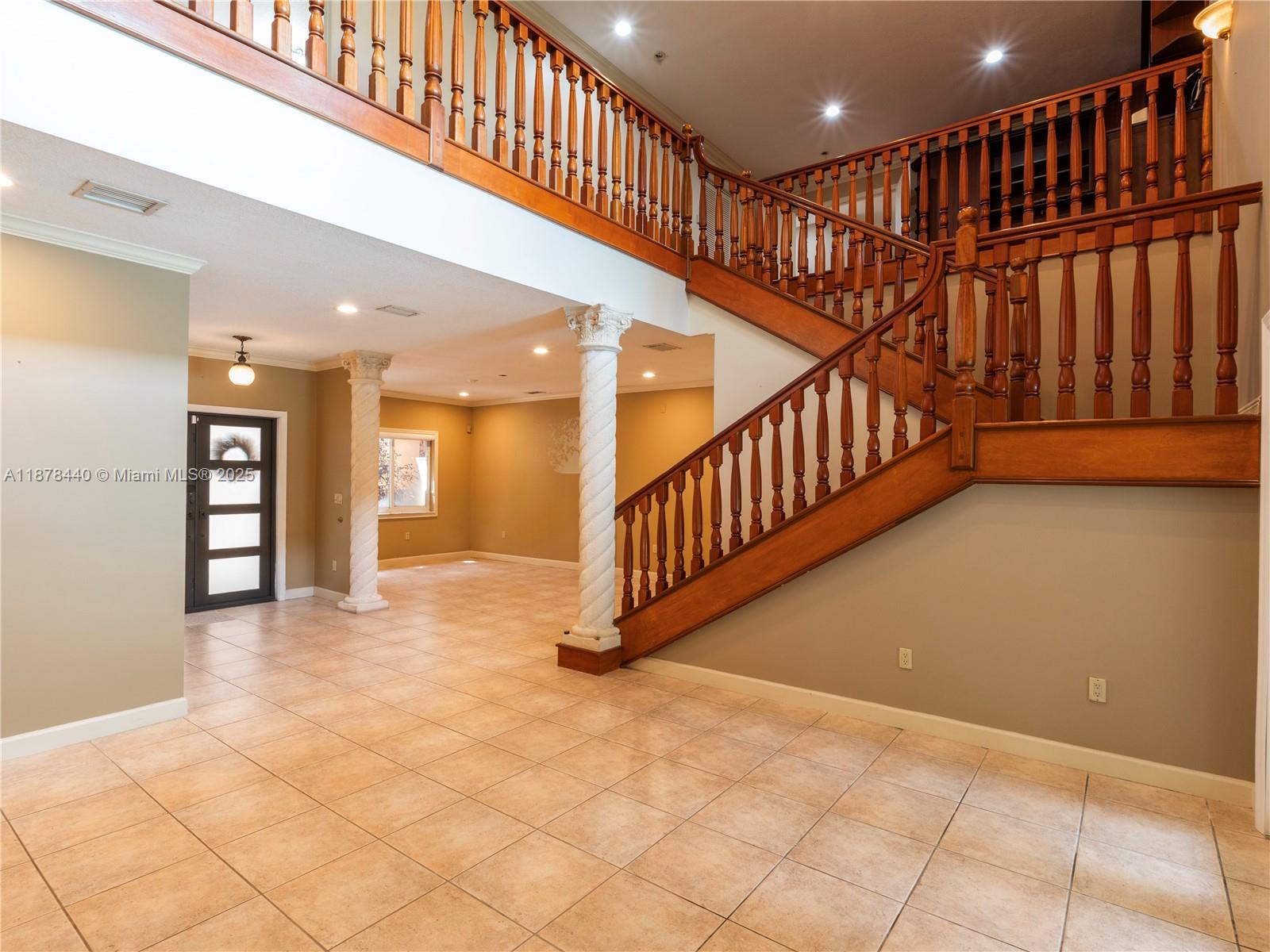 8311 NW 166th Ter Miami Lakes, FL 33016