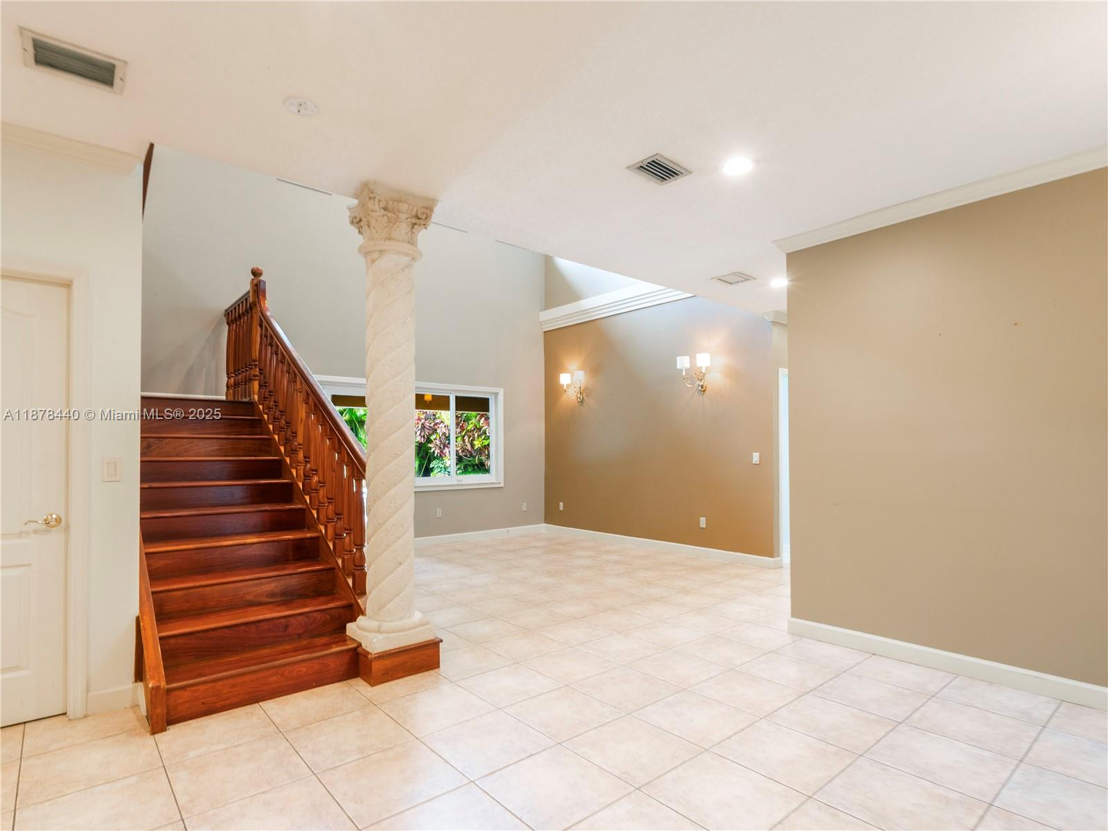 8311 NW 166th Ter Miami Lakes, FL 33016