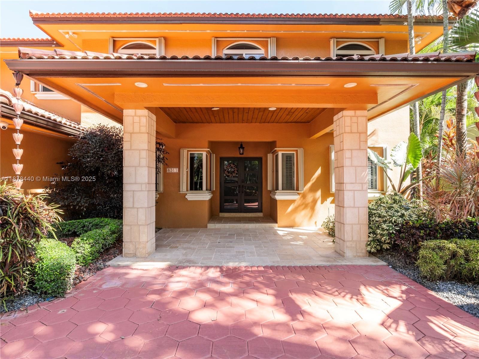 8311 NW 166th Ter Miami Lakes, FL 33016