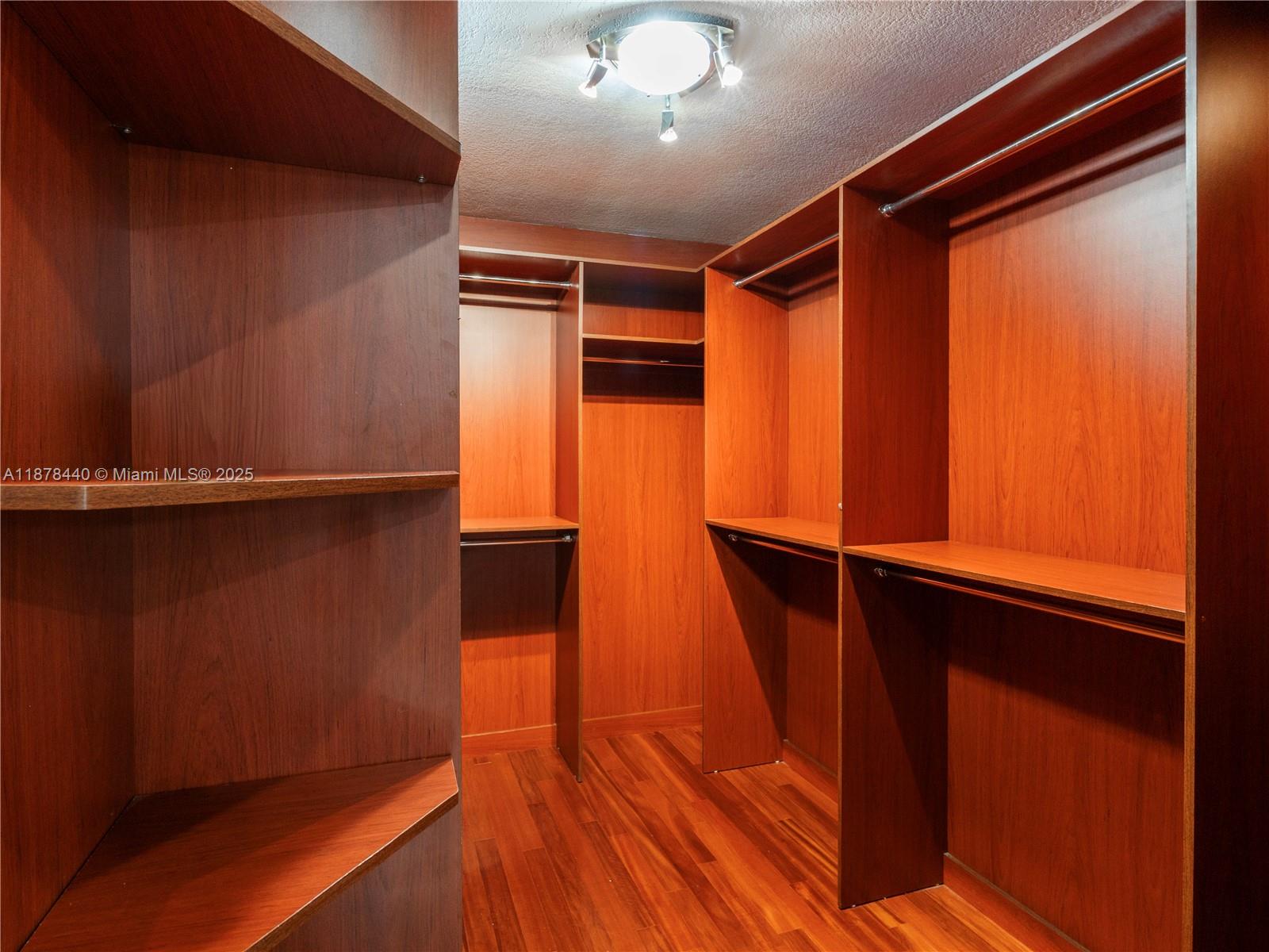 8311 NW 166th Ter Miami Lakes, FL 33016