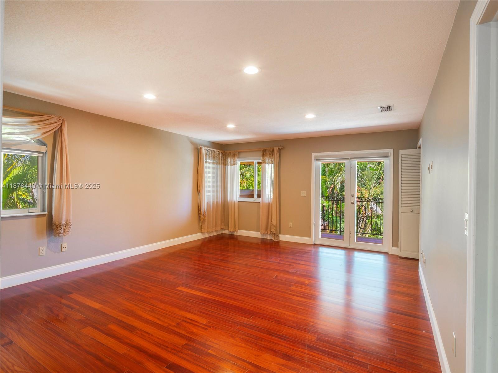 8311 NW 166th Ter Miami Lakes, FL 33016