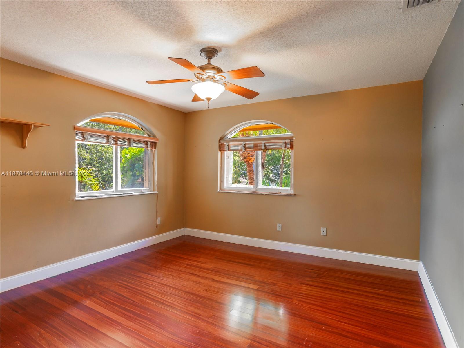 8311 NW 166th Ter Miami Lakes, FL 33016