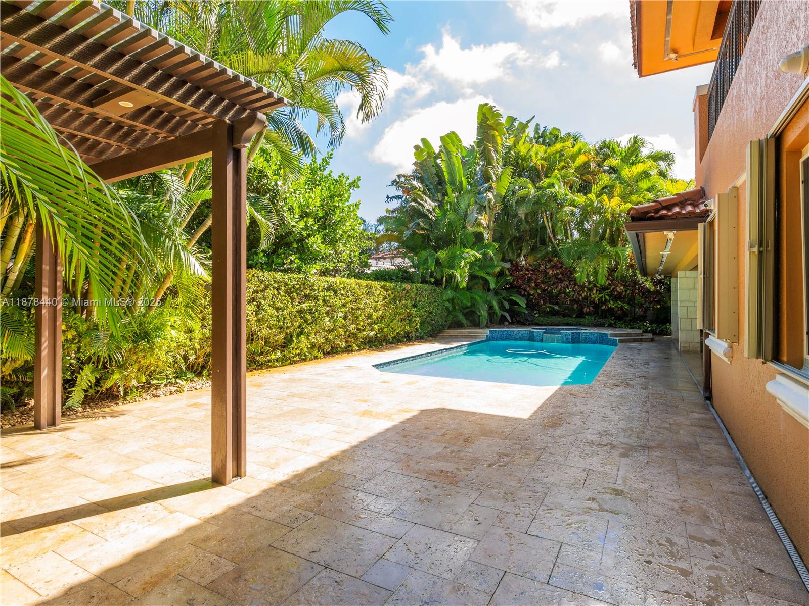 8311 NW 166th Ter Miami Lakes, FL 33016