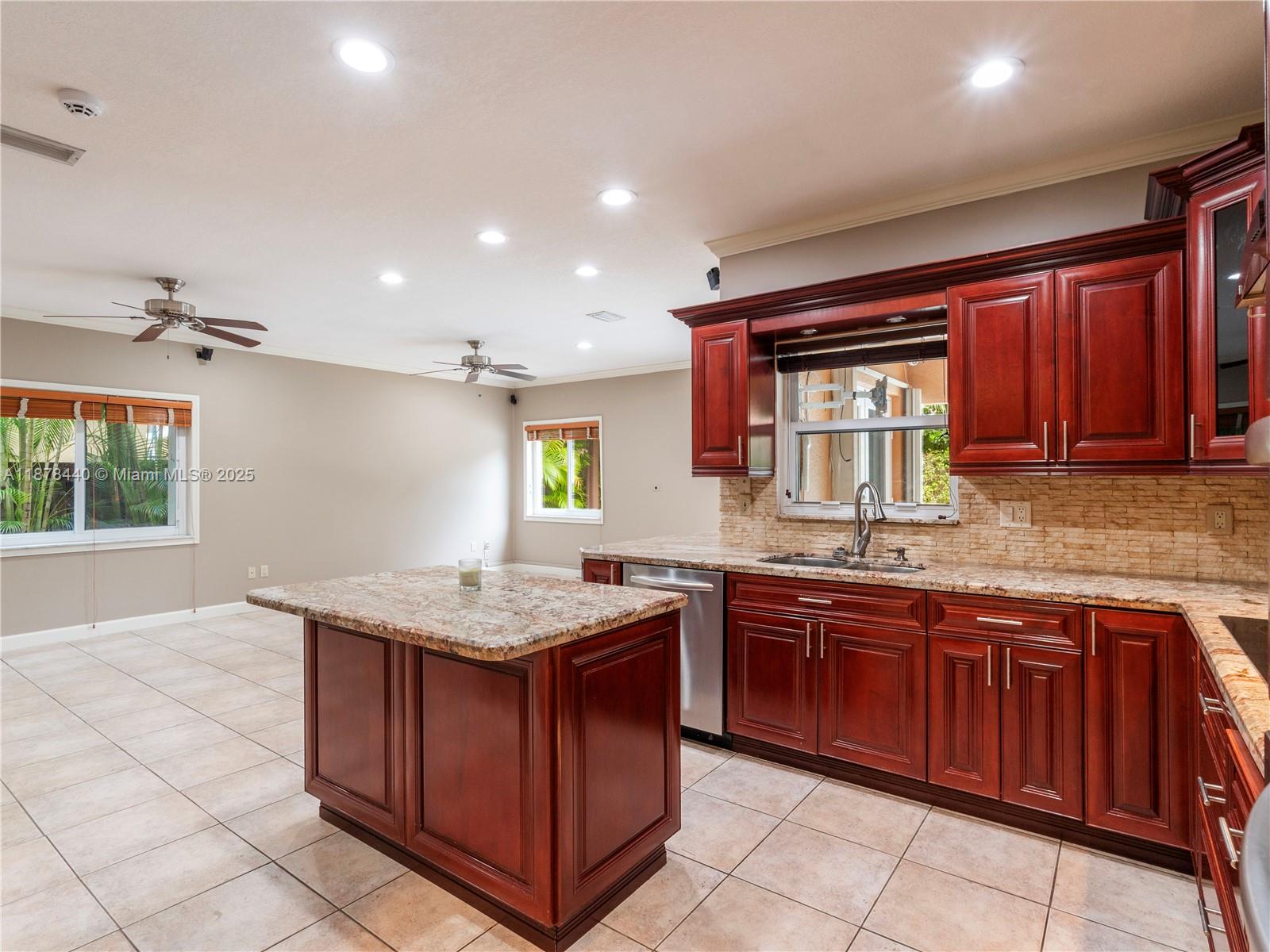 8311 NW 166th Ter Miami Lakes, FL 33016