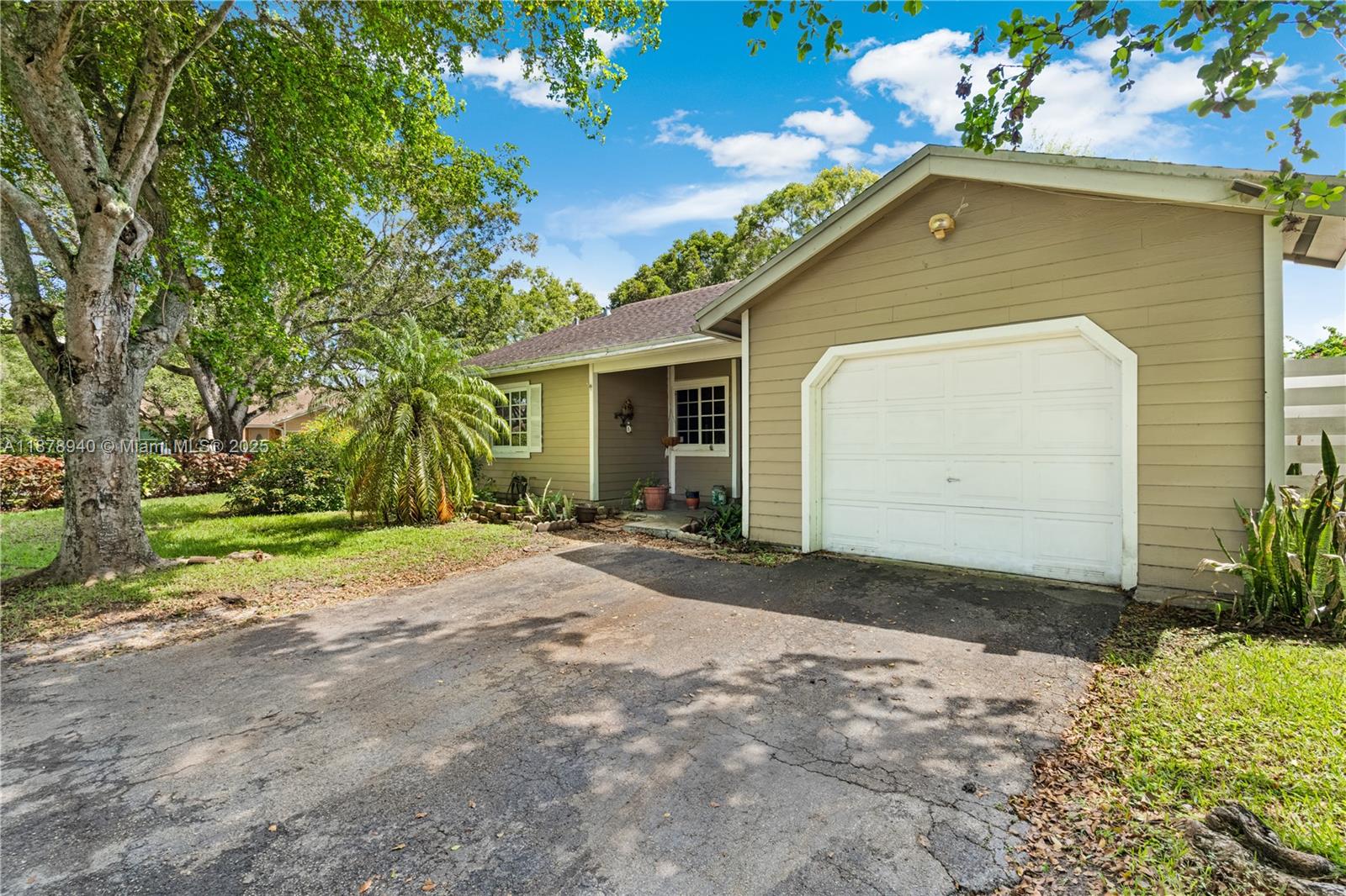 15025 SW 141st Ct Miami, FL 33186 15025 SW 141st Ct Miami, FL 33186