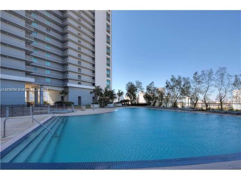 888 Biscayne Blvd #3703