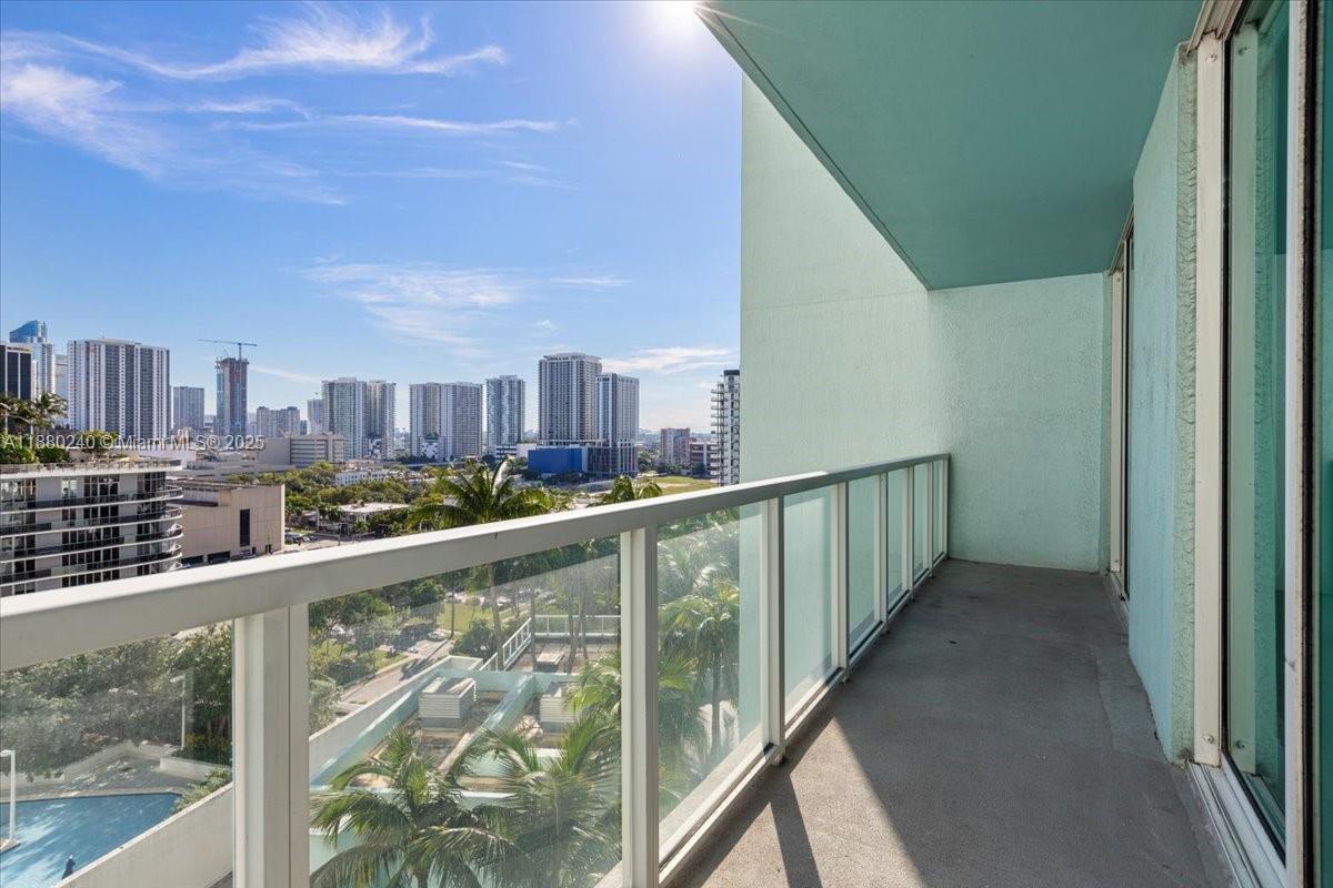 image Quantum On The Bay Condo1